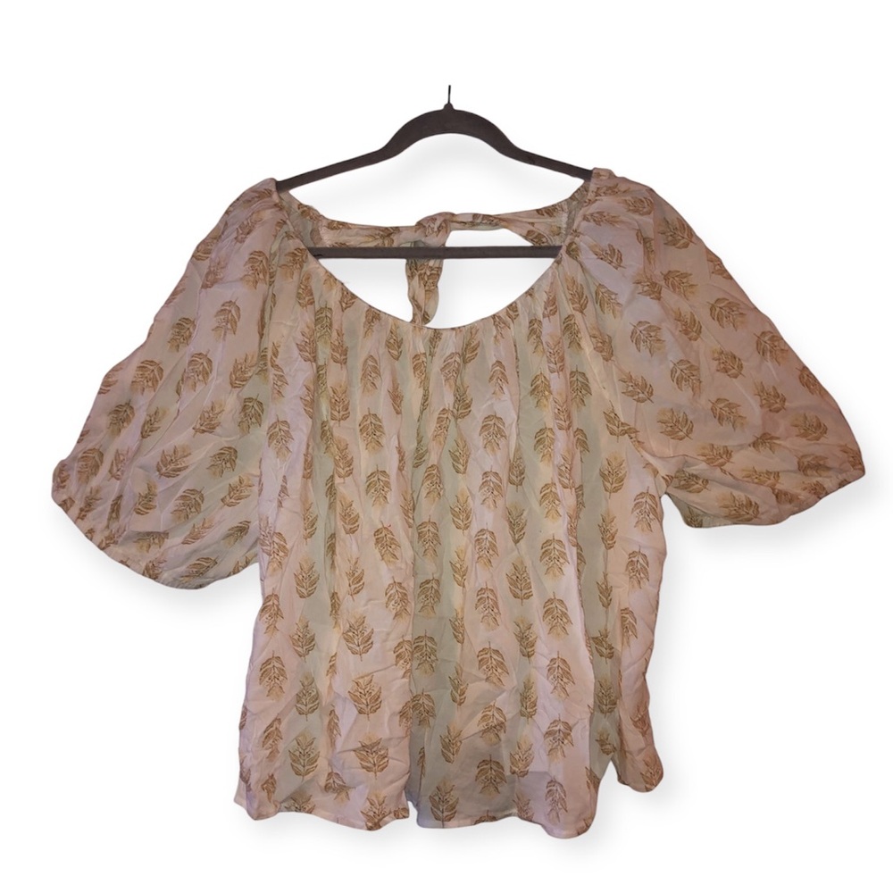 Old navy woman’s feather blouse